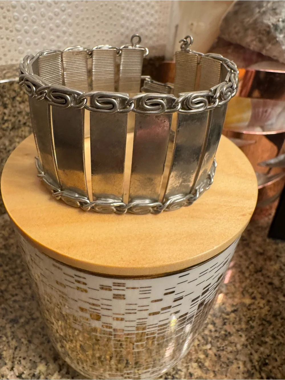1970’s Retro Wide Silver-Tone Link Bracelet — Polished Statement‎ Piece
